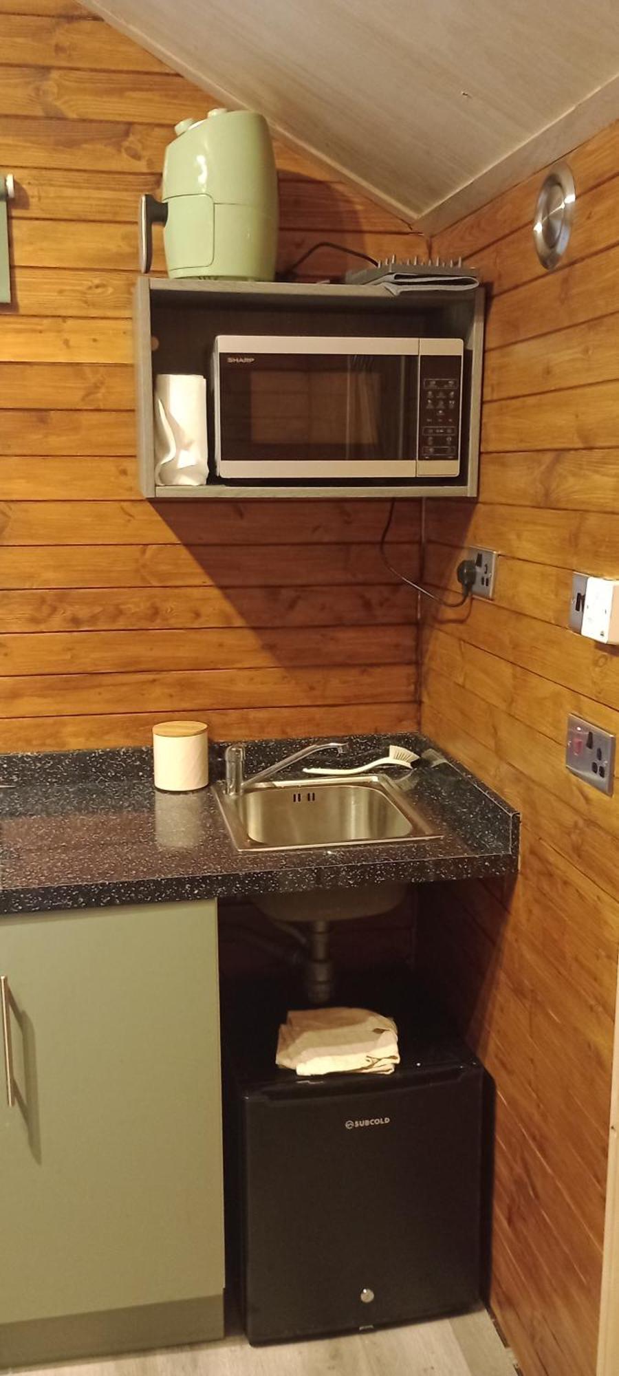 Bryn Dinas Camping Pods At The Foot Of Mt Snowdon Beddgelert Exterior photo
