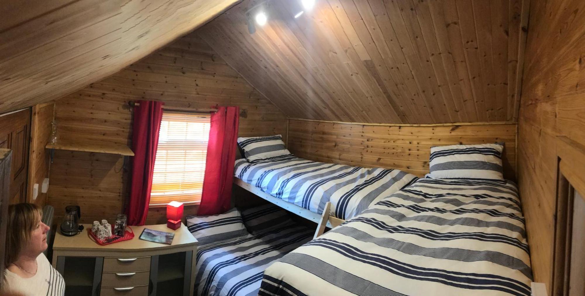 Bryn Dinas Camping Pods At The Foot Of Mt Snowdon Beddgelert Exterior photo